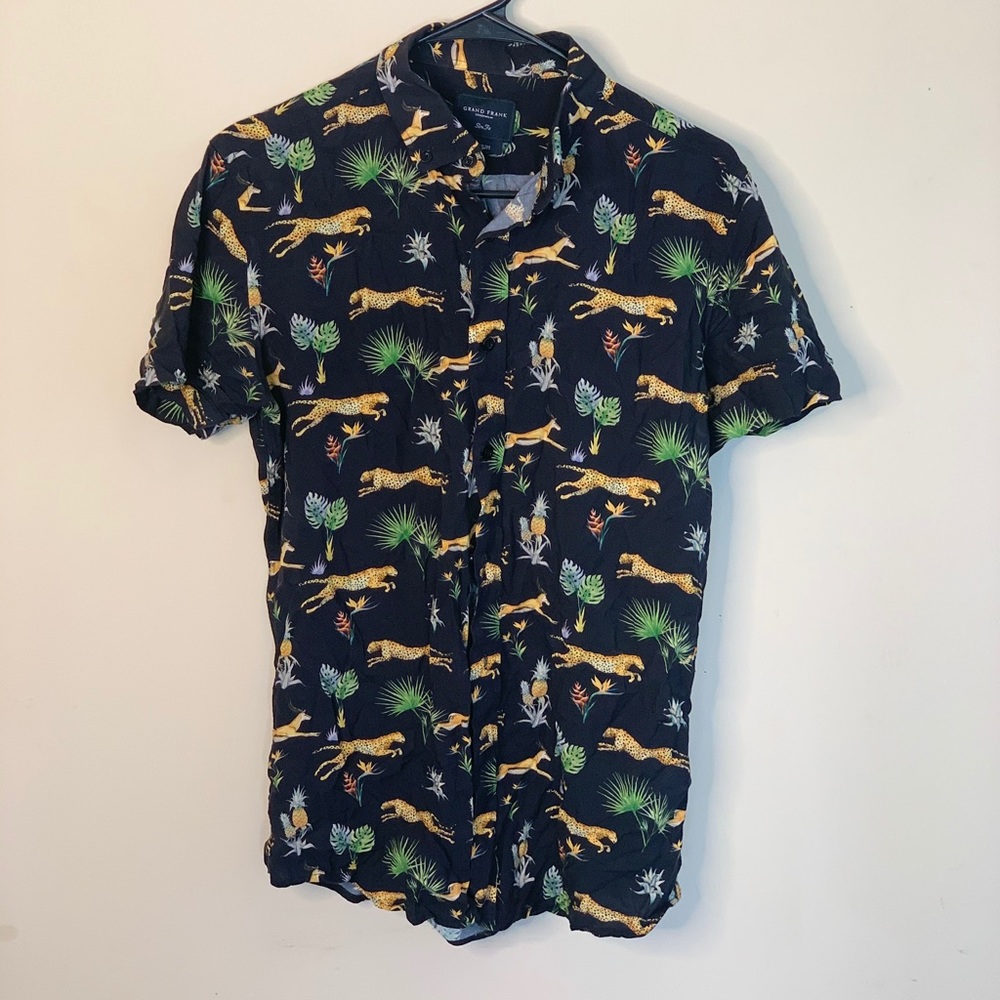 Men’s button down VSCO shirt